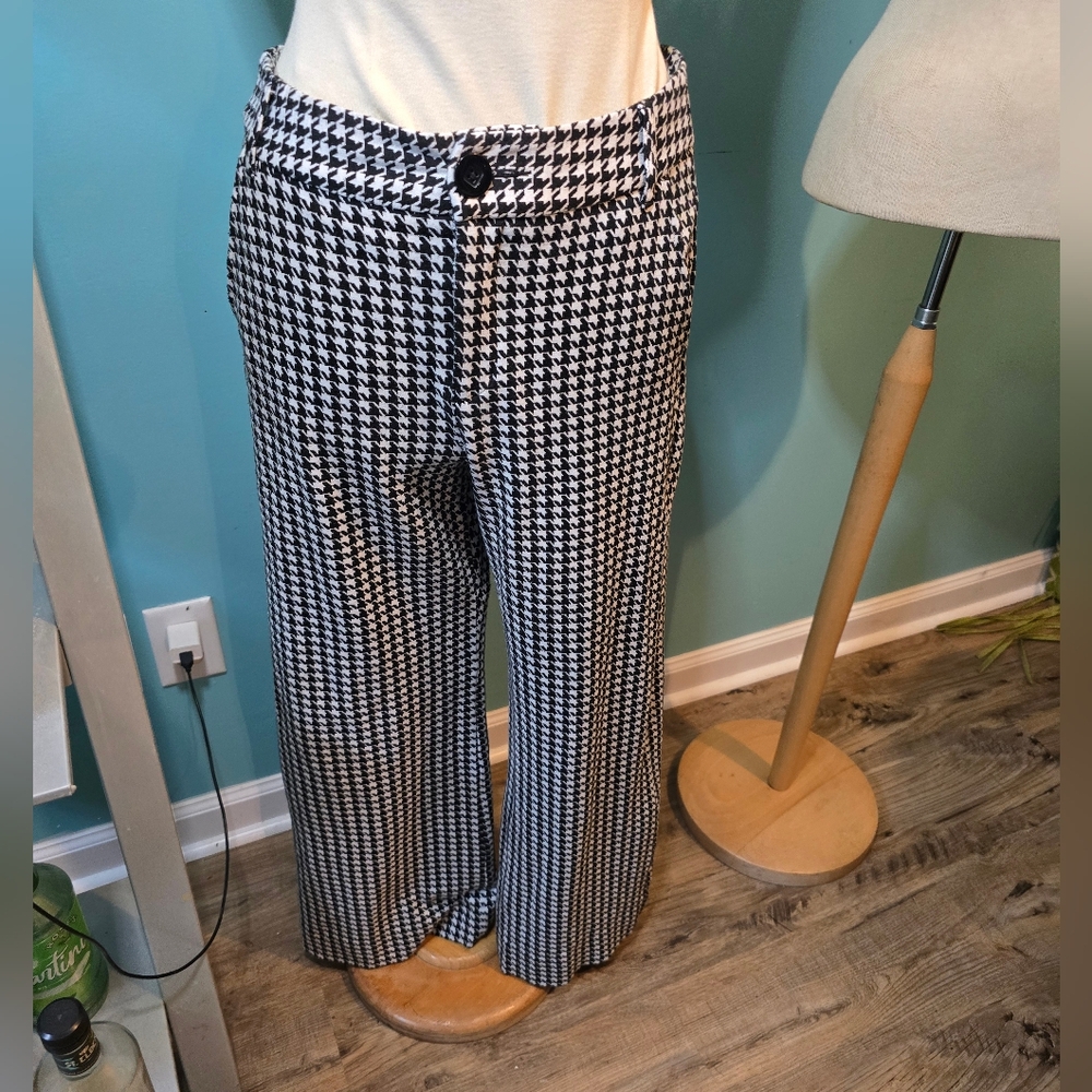 ⚡️Cabi Black and White Houndstooth Wide Leg Pants - Size 8 - Picture 2 of 7